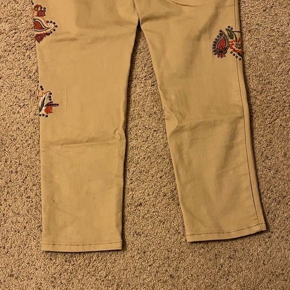 DG2 DIANE GILMAN Jeans Embroidered Embellished NWOT!! Size 12 - Picture 9 of 16